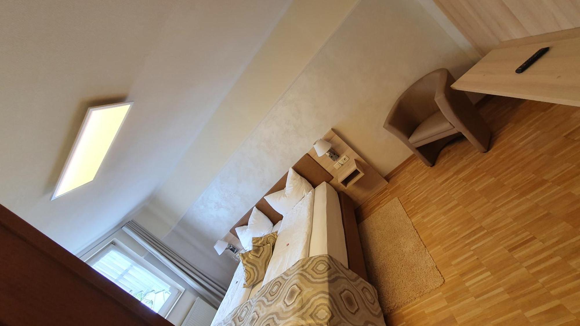 Hotel Zum Anker-Thulls Restaurant Neumagen-Dhron Εξωτερικό φωτογραφία