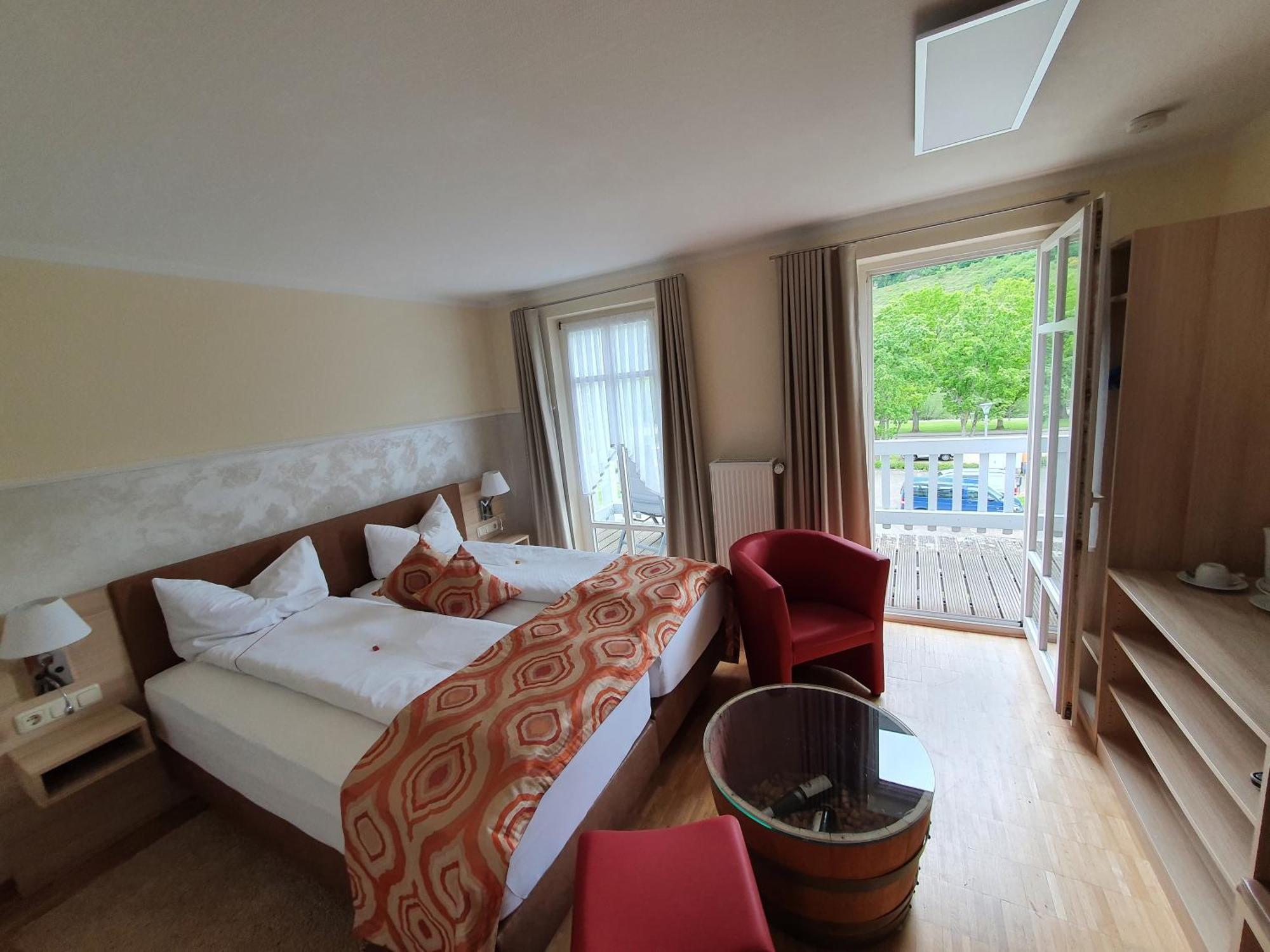 Hotel Zum Anker-Thulls Restaurant Neumagen-Dhron Εξωτερικό φωτογραφία