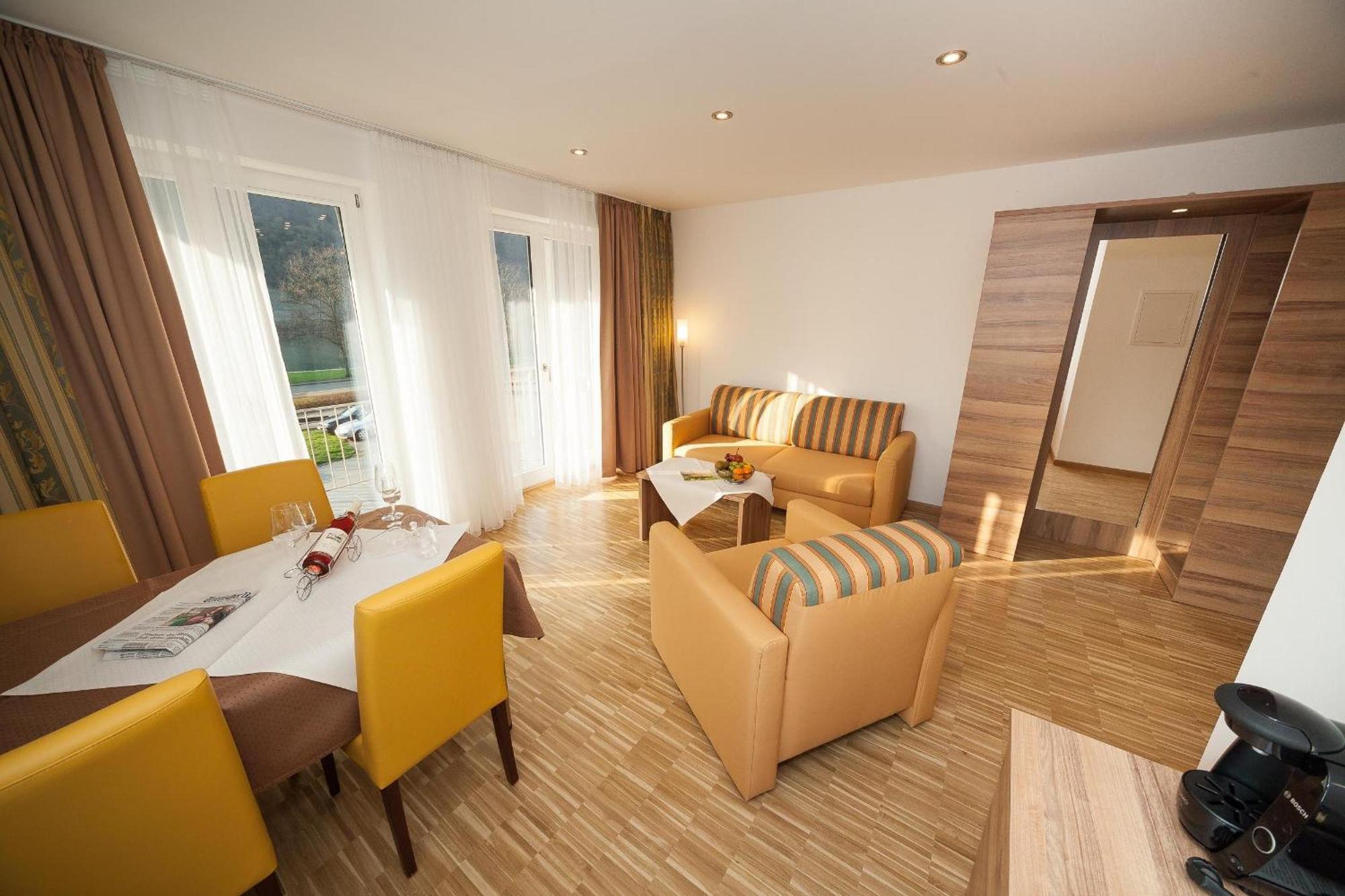 Hotel Zum Anker-Thulls Restaurant Neumagen-Dhron Εξωτερικό φωτογραφία