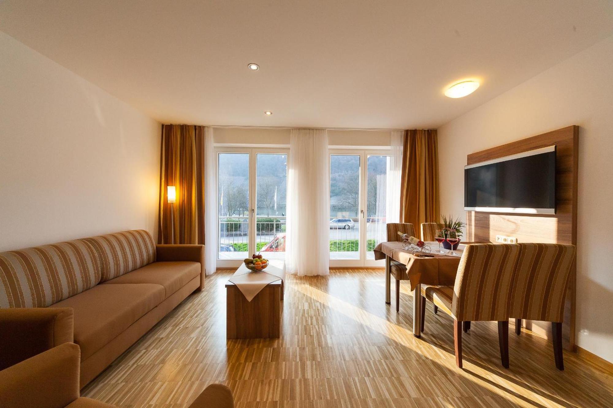 Hotel Zum Anker-Thulls Restaurant Neumagen-Dhron Εξωτερικό φωτογραφία