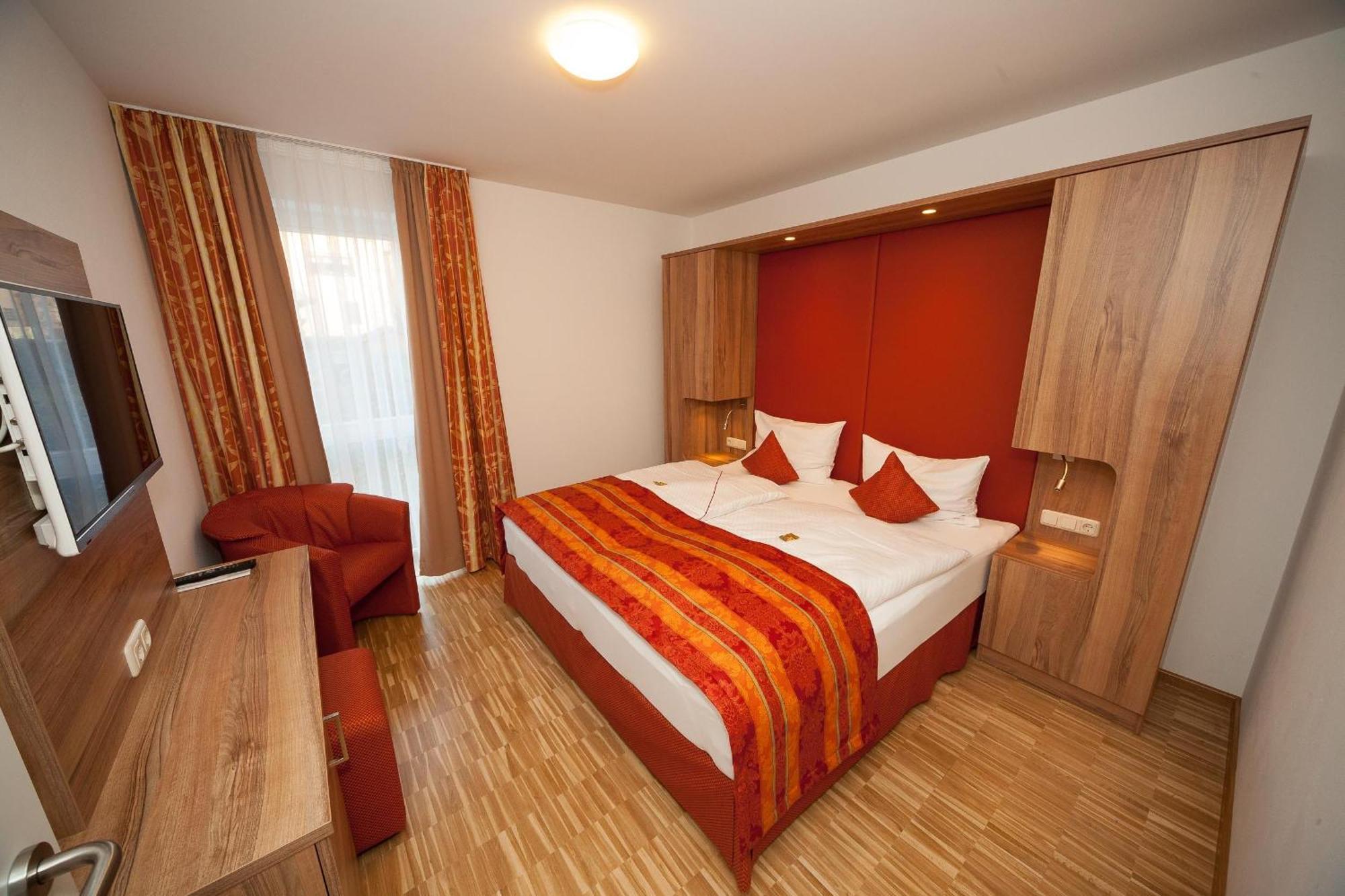 Hotel Zum Anker-Thulls Restaurant Neumagen-Dhron Εξωτερικό φωτογραφία