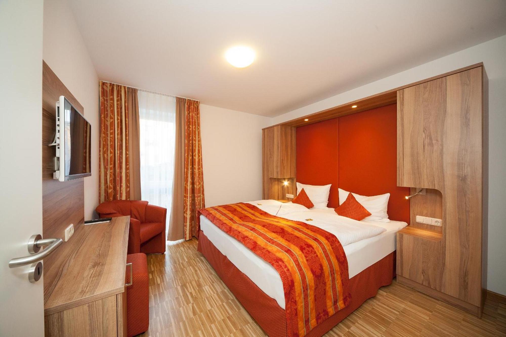 Hotel Zum Anker-Thulls Restaurant Neumagen-Dhron Εξωτερικό φωτογραφία