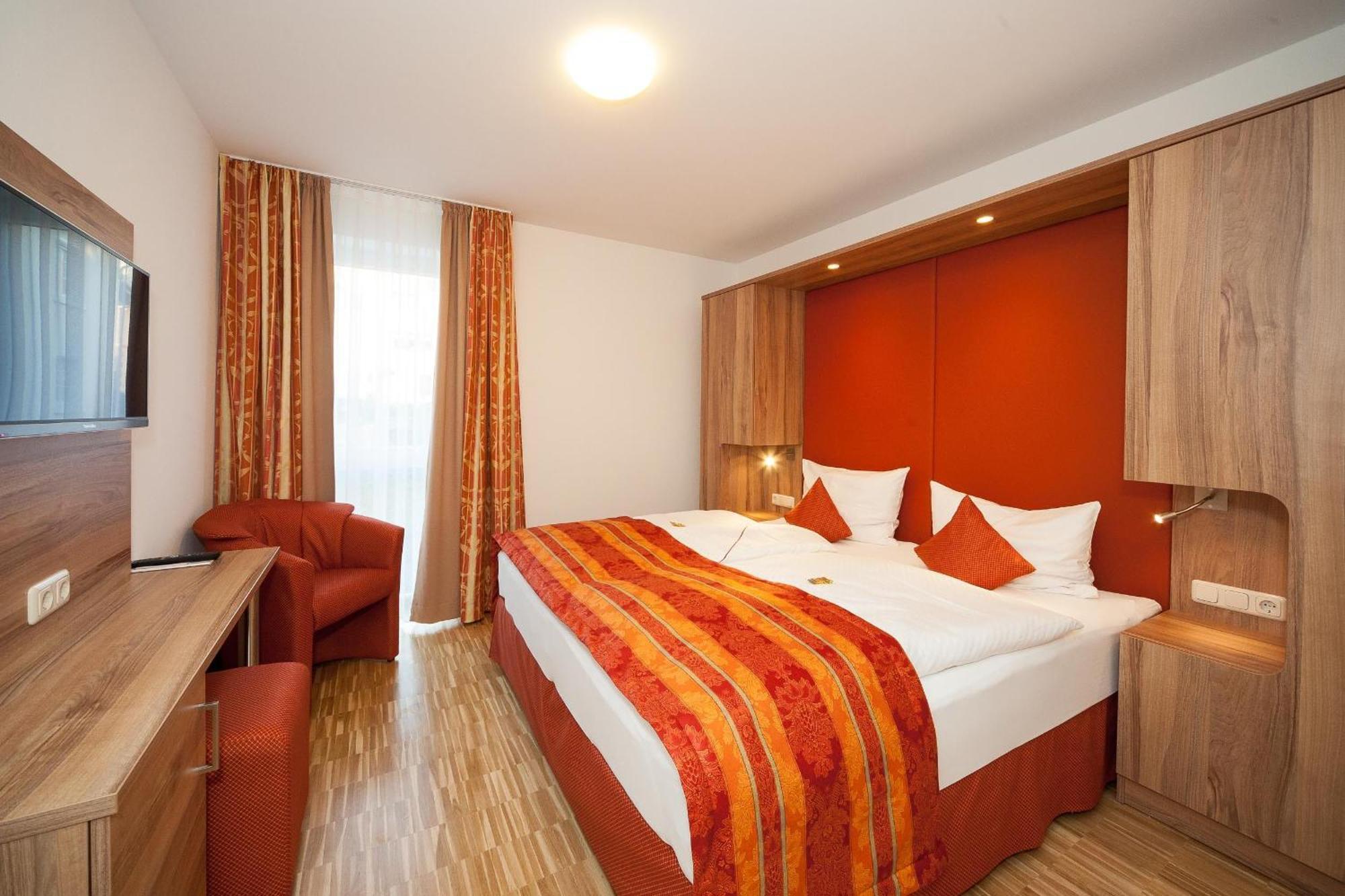 Hotel Zum Anker-Thulls Restaurant Neumagen-Dhron Εξωτερικό φωτογραφία