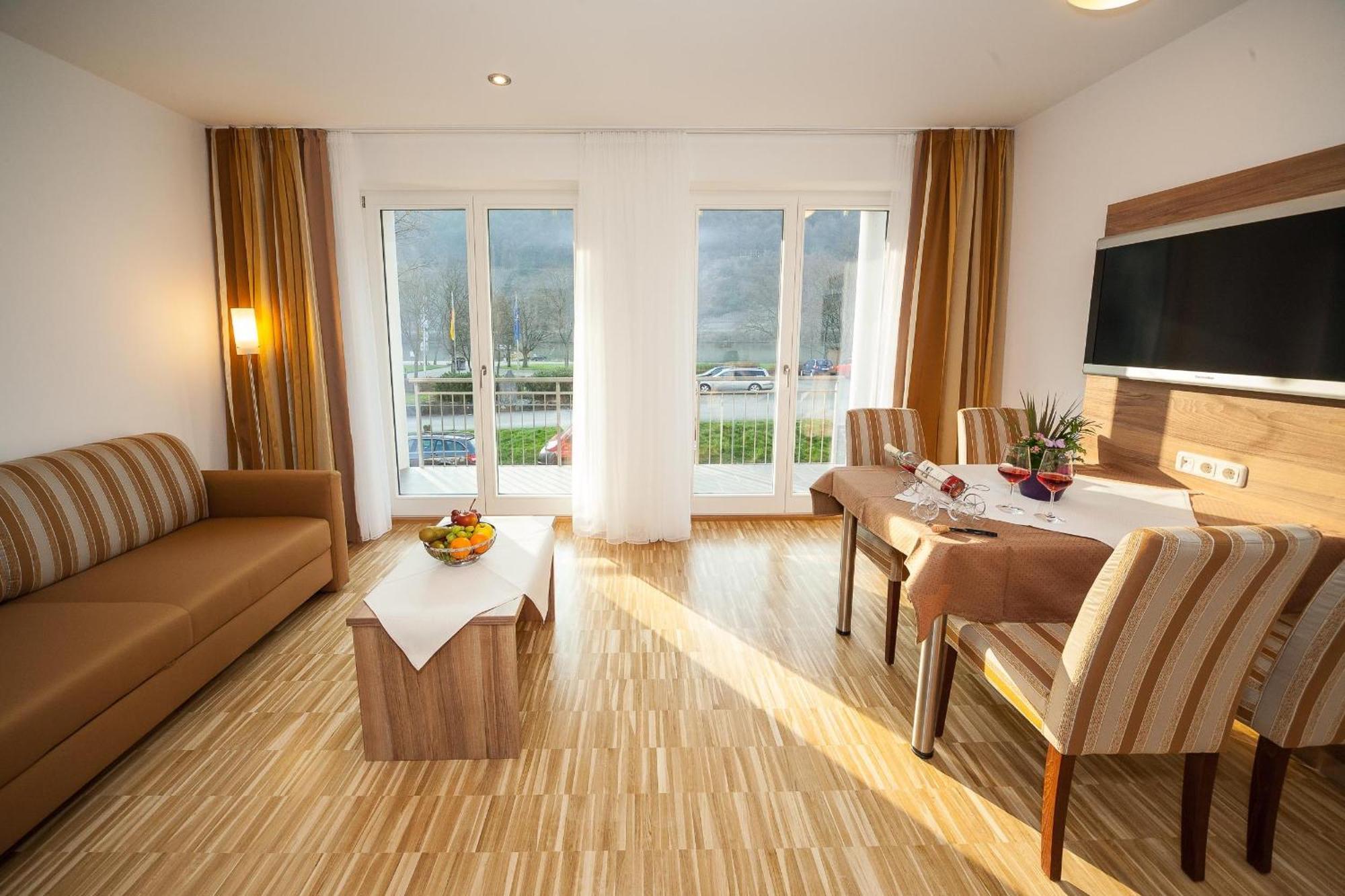 Hotel Zum Anker-Thulls Restaurant Neumagen-Dhron Εξωτερικό φωτογραφία